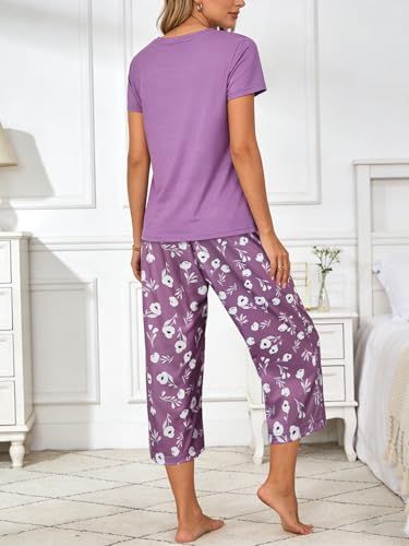 Image of YIJIU Women Soft Comfy Pajamas Cute Cat Short Sleeve Capri Pants PJS Set