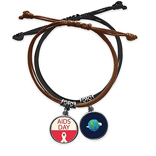 Cinta Roja del 1 de Diciembre en una Pulsera de Cuero que Une Corazones y Manos