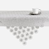 Le design ajouré et le coloris argenté de cette serviette Beaulieu apportent une touche de sophistication et de modernité à votre intérieur, s'harmonisant parfaitement avec divers styles de décoration, du classique au contemporain