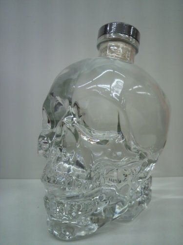 Amazon.co.jp: クリスタルヘッド 骸骨ボトル 40度 700ml : 食品・飲料