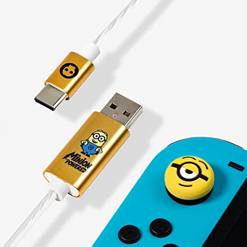 numskull Cable USB tipo C carga rápida con agarres para el pulgar Minions- Cable tipo C / Cable de carga rápida de 1,5 metros con adorno mando Nintendo Switch Minions, licencia oficial