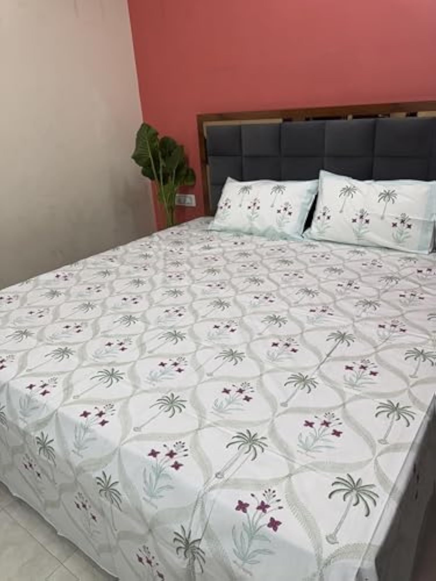 Hand Block VANIKA Palm 240 TC Cotton Queen Size Bedsheet
