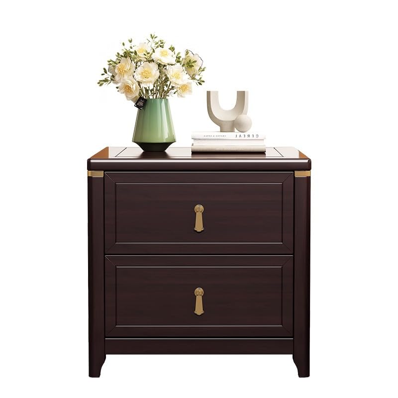 Petite armoire en bois massif pour organiser une petite chambre encombrée