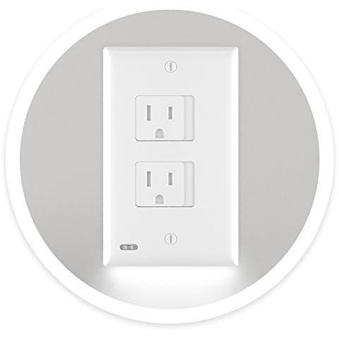SnapPower Single SafeLight [for Duplex Outlets] - Self-Closing Safety Cover Plate with LED Night Light - Child-Proofing Wall Plate Helps Protect Baby from Electrical Shock - (Duplex, White) Cover