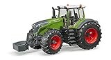 Das Fahrwerkt hat eine lenkbare und geländegängige Pendelvorderachse und die Räder sind abnehmbar. Erhältlich ist der Fendt Vario im Maßstab 1:16