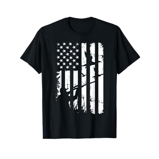 Cool Distressed Vintage American USA Flag Duck Hunting T-Shirt