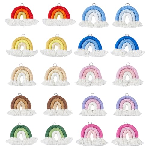 Breloques arc-en-ciel en macramé pour égayer des clés tristes et personnaliser vos objets