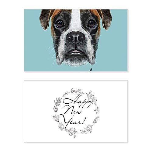 Tarjeta de felicitación de Año Nuevo con tierno perro bóxer y mensaje de bendición familiar