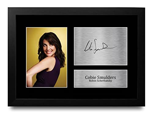 HWC Trading FR A4 Cobie Smulders How I Met Your Mother Cadeaux Imprimé Signé Autographe Photo pour les fans d’émissions de télévision - A4 Encadré