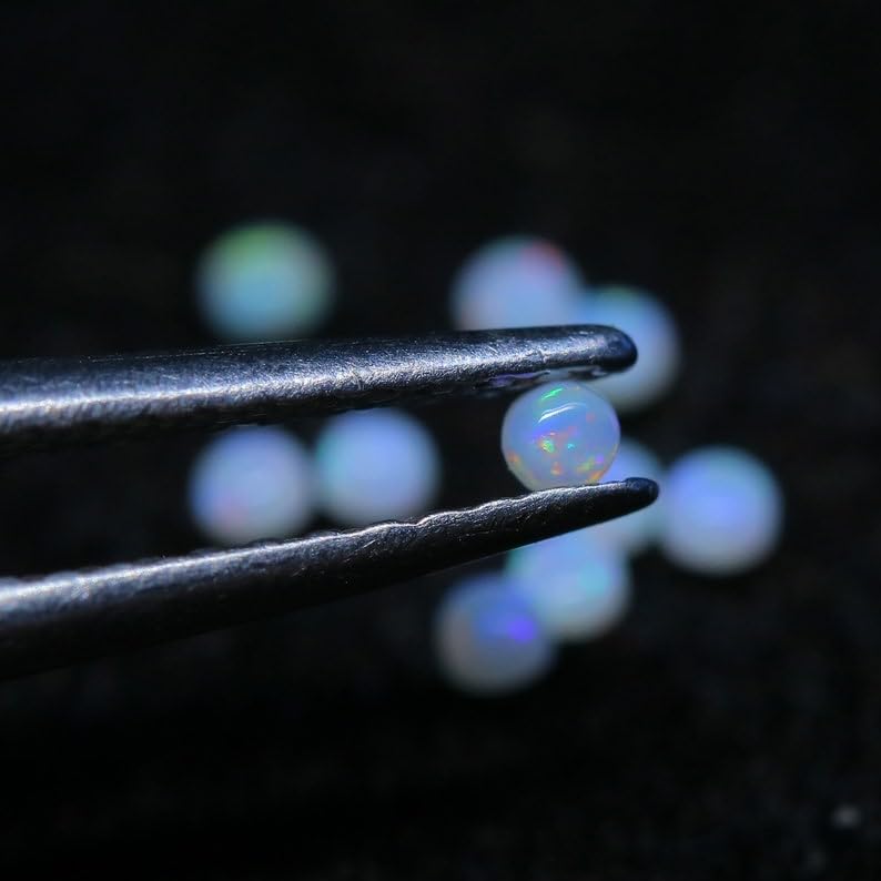 Opale australienne blanche AAA 2.5mm pour création joaillerie haut de gamme