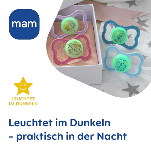MAM Air Night Silikon Schnuller im 2er-Set, zahnfreundlicher und leuchtender Baby Schnuller, extra leichtes und luftiges Schilddesign mit Schnullerbox, 16+ Monate, Maus/Bäume