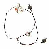 Détails : Bracelet palet en nacre 15mm, épaisseur 2mm - Cordon en nylon ajustable (noeud coulissant) - Perles semi-précieuses 6mm. Collection Dolls : Motif poupée et son ourson rouge Couleur : chocolat