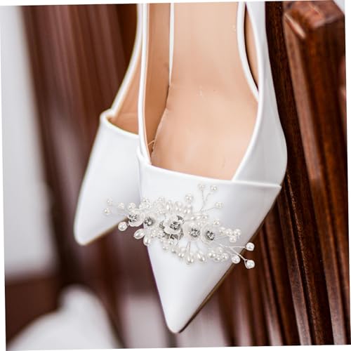 Clips de chaussure fleurs perles pour sublimer une tenue de mariage - 6
