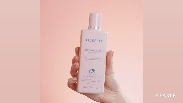 Amazon.com: Liz Earle Revitalize & Glow Illuminating Gel