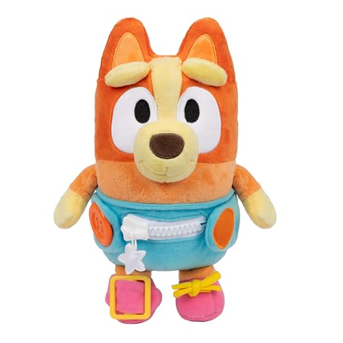 Miniatura 8 de Bluey Bingo Bebé para Vestir y Jugar: Practica Las Habilidades motoras Finas vistiendo a Bingo Bebé, un Peluche Supersuave de 25,4 cm con Botones, Cremallera, Hebilla y Cordones