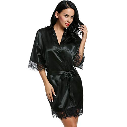 Robe de mariée dentelle et kimono de soie noir pour des instants prestigieux