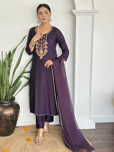 Image of Alvami Women's Silk Solid Regular Kurta Set