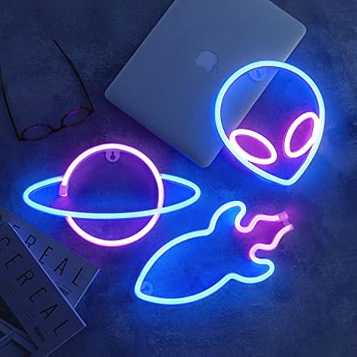 NELUX Pack de 3 Planeta, Alien y Cohete - Luces Neón LED para Pared de Habitación Gaming, Luz Neón Decoración Gamer, Figura LED Forma, Cartel Luminoso Decorar Dormitorio o Bar. Conexión USB o Pilas | Ya disponible en tu tienda friki favorita! En mundofriki.es! NELUX Pack de 3 Planeta, Alien y Cohete - Luces Neón LED para Pared de Habitación Gaming, Luz Neón Decoración Gamer, Figura LED Forma, Cartel Luminoso Decorar Dormitorio o Bar. Conexión USB o Pilas | Ya disponible en tu tienda friki favorita! En mundofriki.es!