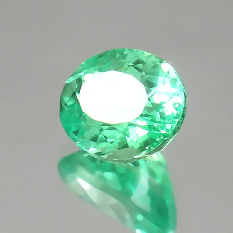 Saphir vert Ceylan 10x8mm facetté pour création de bijoux DIY