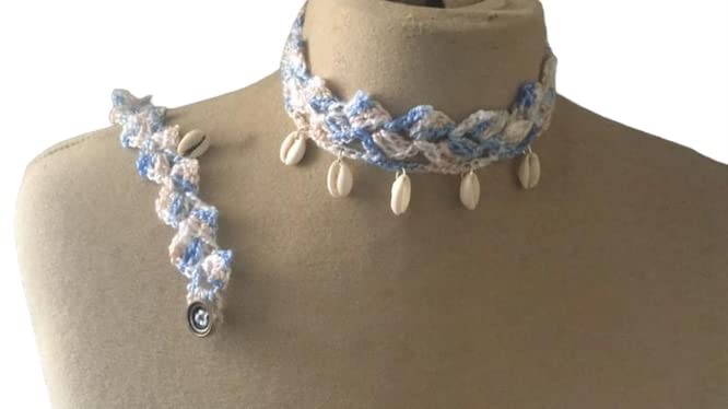 Parure ras du cou anti-allergie en crochet main et cauri