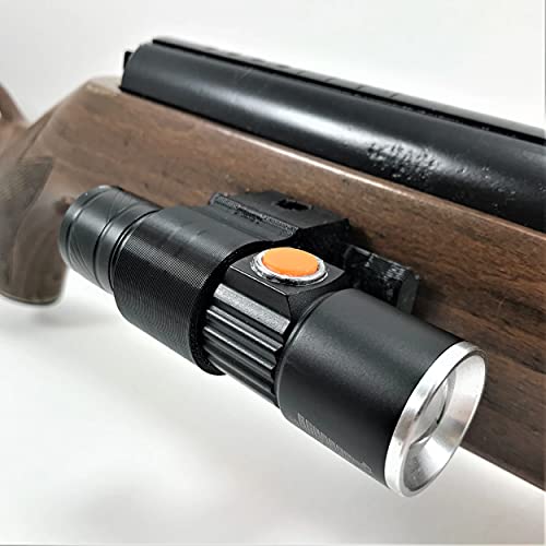 Lampe tactique pour crosse en bois lors de vos chasses de nuit