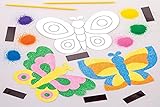 Cada kit incluye plantillas de cartulina autoadhesiva, arena de colores e imanes autoadhesivos