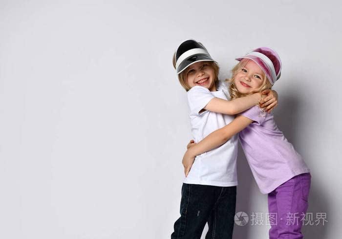 Miniatura 6 de Paquete de 10 sombreros de plástico transparente con visera UV para deportes al aire libre y fiestas, Multicolor-