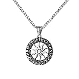 Le collier est en forme de cercle rond et correspond aux runes.