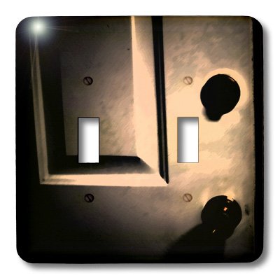 Une porte assombrie look effrayant sur plaque pour interrupteur à bascule noir 3dRose