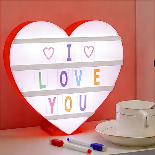 Light Box Coeur avec 96 Lettres et Emojis, 2 Marqueurs, Boite Lumineuse LED Message Ideal Decoration Chambre, Tableau Lumineux Décorative pour Anniversaire de...