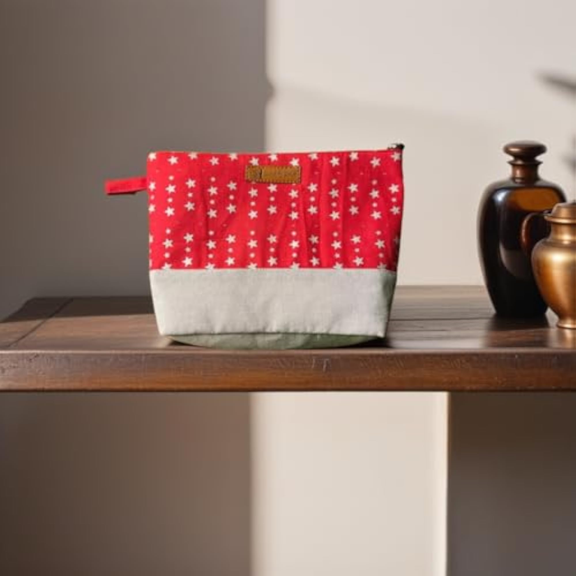 Stylish and Versatile Hand Pouch for Essentials