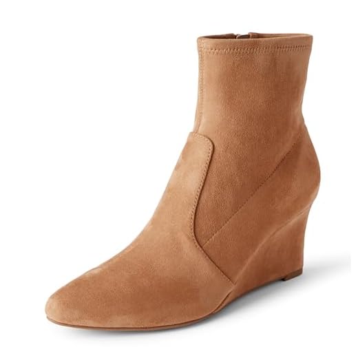 25 Cozy Winter Outfit Ideas for Women (Style Guide) Ankle Boots