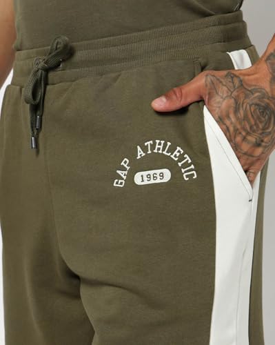 Image of Gap Men Stylised Cargo Shorts