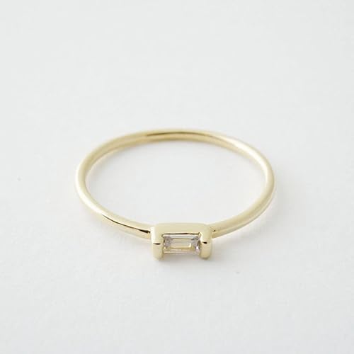 Miniatura 2 de HONEYCAT Pequeño anillo de cristal de baguette en placa de oro, placa de oro rosa o placa de plata de ley Joyería minimalista y delicada,