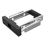 Alojamiento de placa posterior sin bandeja: sostiene una HDD/SSD SATA de 3,5 pulgadas en un compartimiento de unidad de PC de 5,25 pulgadas con acceso frontal. El puerto ‘Flip-open’ permite el intercambio rápido de discos duros sin abrir el chasis.