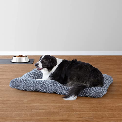 Image of Amazon Basics Washable Cat and Dog Bed, Cozy Crate Pad for Large Dogs, Indoor, 40 x 27 x 3.5 inches, Gray
