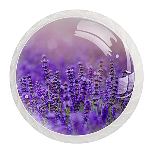 Boutons de placard violet lavande pour embellir une commode