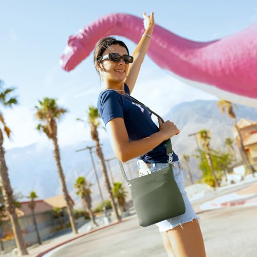 Image of Travelon Anti-Theft Roam Small Crossbody