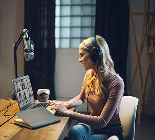 Image of AKG Podcaster Essentials Kit