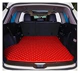 La conception intérieure du tapis de coffre est unique et magnifique, et son intérieur est intelligemment conçu pour empêcher les liquides et la saleté de fuir le long du tapis, tout en empêchant la cargaison de glisser dans le coffre.