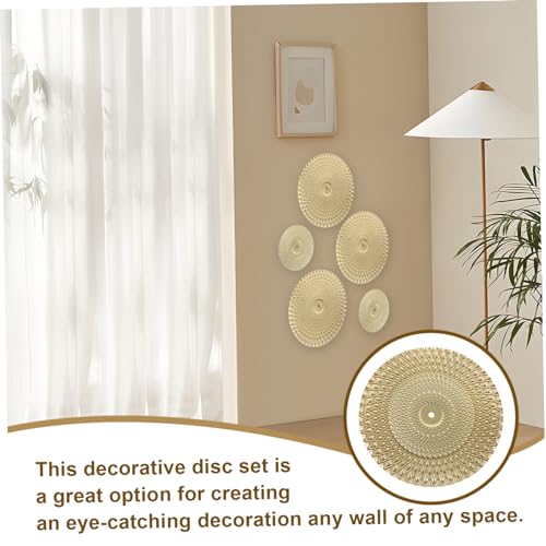 Décoration murale géométrique pour habiller un mur vide