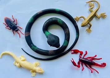 VEDY Rubber Reptile Toys, Set of 5 - Snake,Scorpion,Cockroach, Lizard Toys