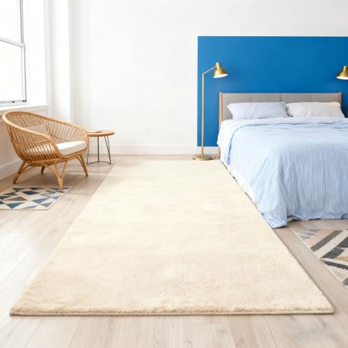 Tapis à poils courts aspect fourrure blanc cassé antidérapant