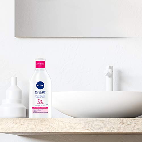 NIVEA Eau Micellaire DOUCEUR Peaux Sèches et Sensibles (1 x 400 ml), démaquillant enrichi aux micelles et acides animés sans parfum, nettoyant visage yeux & lèvres (Lot de 2)