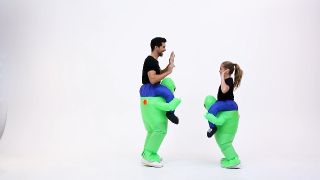 Disfraz inflable de niño extraterrestre piggy back miniatura 5