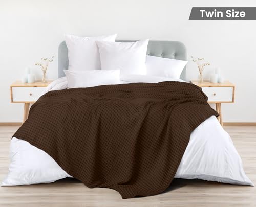 Image of Utopia Bedding 100% Cotton Waffle Weave Blanket Twin Size for Couch Sofa Bed - Lightweight, Breathable Summer Blankets Soft and Cozy, Gifts for Women Home Room Decor (Brown, 90x72 Inch)
