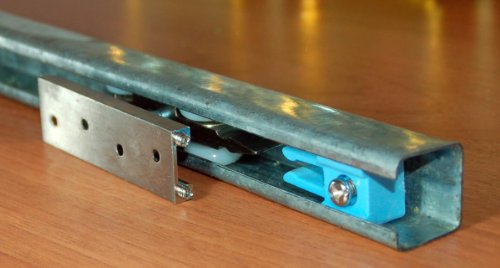 Schiebetür Beschlagset mit Laufwagen/Laufkatze | Wartungsfreie Geräuscharme Laufrollen | 2 Auflaufstopper mit Festhaltefunktion | Laufschiene 300 cm Stahl | Belastbar bis max. 100 kg