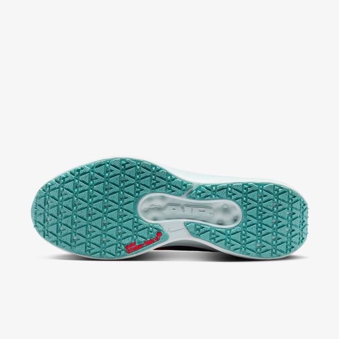 Dno view of the Nike Winflo 11 Gore-TEX SE sole, showing the full traction pattern and 'AIR' branding.