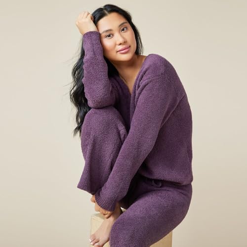 Softies Ultra-Soft Solid Marshmallow V-Neck Lounge Set for Women3