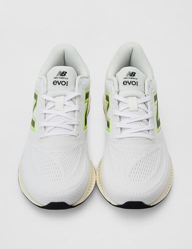 Image of New Balance Men EVOI Running Shoes